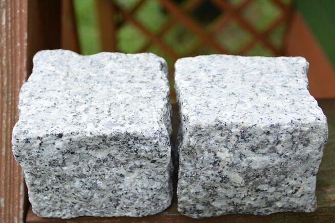 KOSTKA GRANITOWA 9X11 CIĘTA