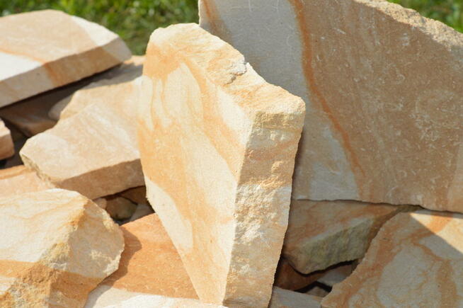 KAMIEŃ NA ŚCIEŻKI