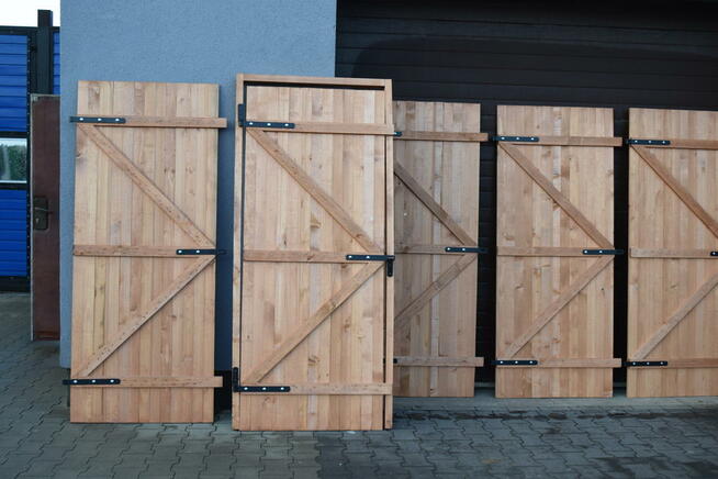 Drzwi piwniczne, ażurowe,pełne