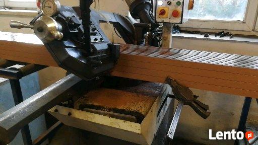 Montaż deski tarasowej na balkonie