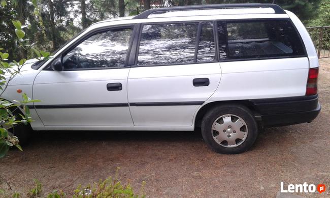 Sprzedam Opel Astra Kombi Caravan typ F ciężarowy 2001 r.