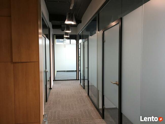 Foliowanie szyb, witryn szklanych, balkonów, reklamowe i in.