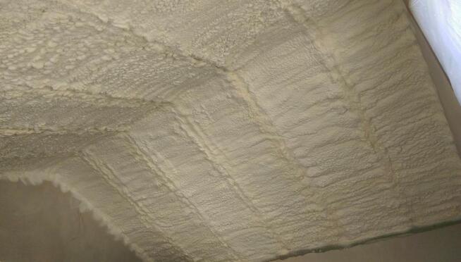 ocieplanie pianą ocieplenie pianką PUR izolacja natryskowa