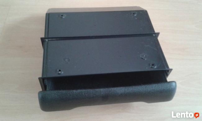 Skrytka pod siedzeniem przedmim pasarzera