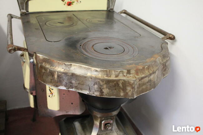 Zabytkowy piec, rok 1940, piękny, stylowy, masywny