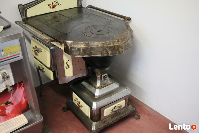 Zabytkowy piec, rok 1940, piękny, stylowy, masywny
