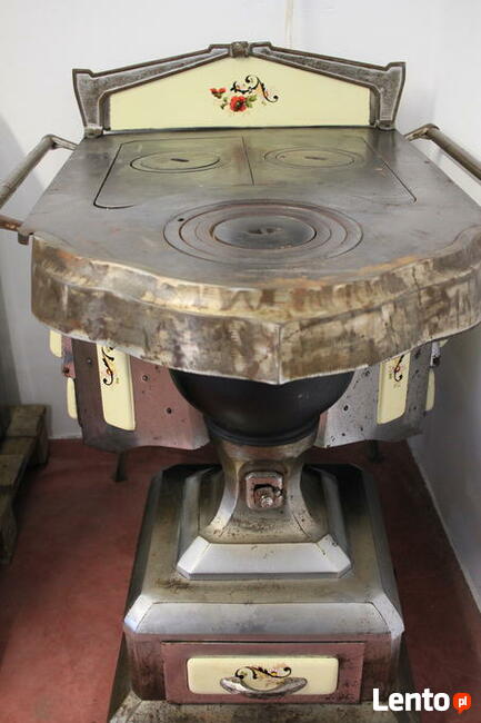 Zabytkowy piec, rok 1940, piękny, stylowy, masywny