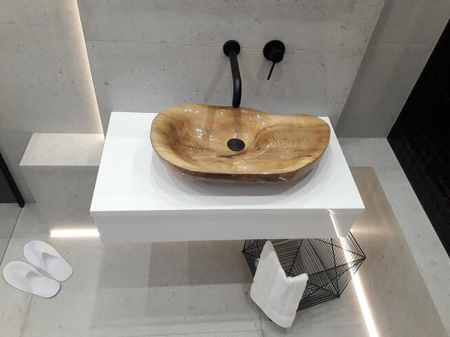 Umywalka drewniana artystyczna. Na zamówienie.