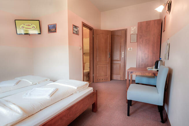 Villa w Kudowie-Zdroju, pokój z łazienką, TV, ogród