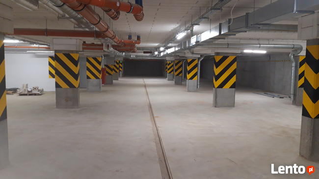 Malowanie linii, pasów, symboli bhp.