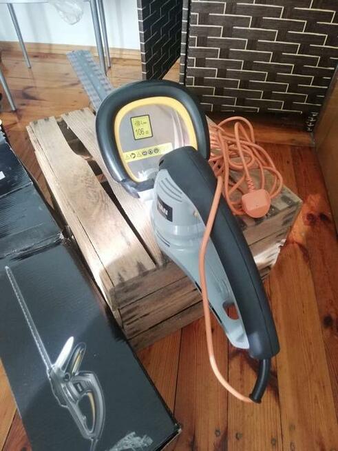 Nożyce Elektryczne do Żywopłotu TITAN TTB357GHT 60 cm 550W