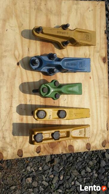 Zęby przykręcane do chwytaków.