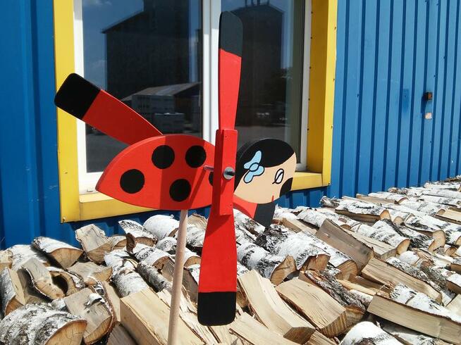 Wiatrak ogrodowy - BIEDRONKA