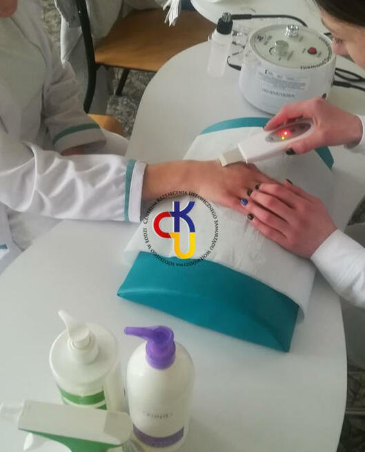 TECHNIK USŁUG KOSMETYCZNYCH - NAUKA CAŁKOWICIE BEZPŁATNA