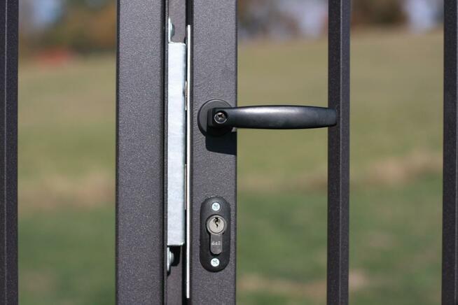 KOMPLETNA Brama dwuskrzydłowa typu uniwersalnego