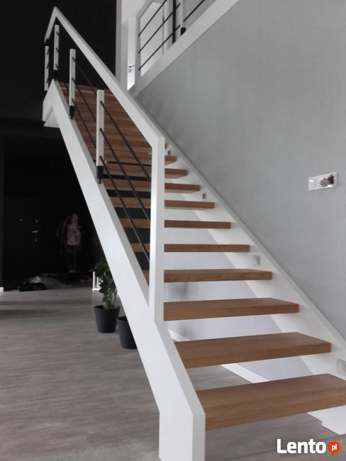 Schody i podłogi z drewna. LEGAR