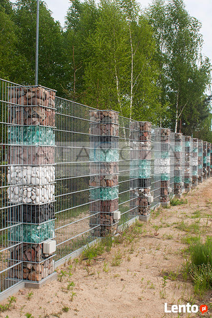 Ogrodzenie gabionowe, kosze z kamieniem