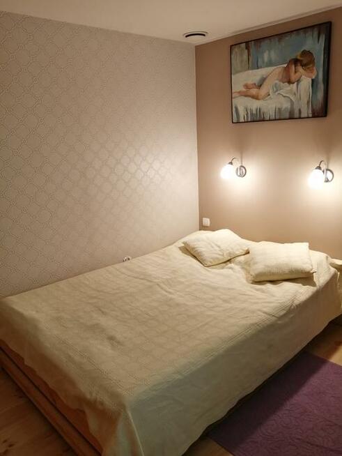 Dom letniskowy przy lesie i blisko jeziora w Lewinku