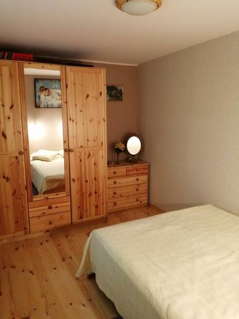 Dom letniskowy przy lesie i blisko jeziora w Lewinku