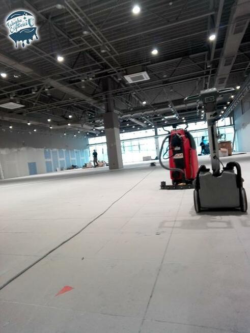 Doczyszczanie posadzek, polimery, maszynowe czyszczenie Łódź