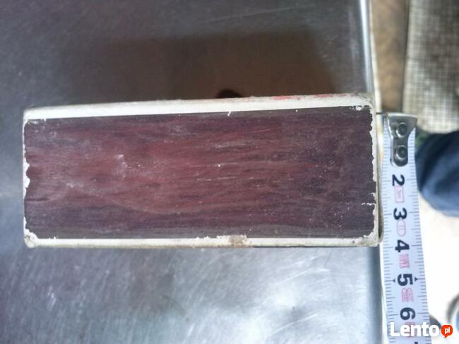 Stare pudełko z zapałkami, 10 zł.