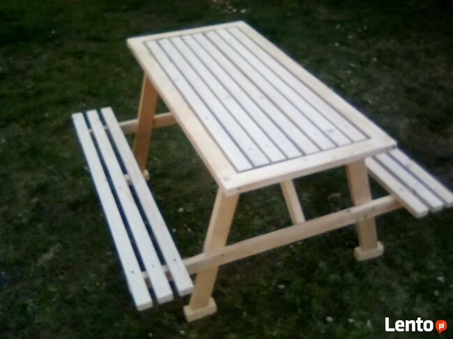 Nowy stół z ławkami dla dzieci