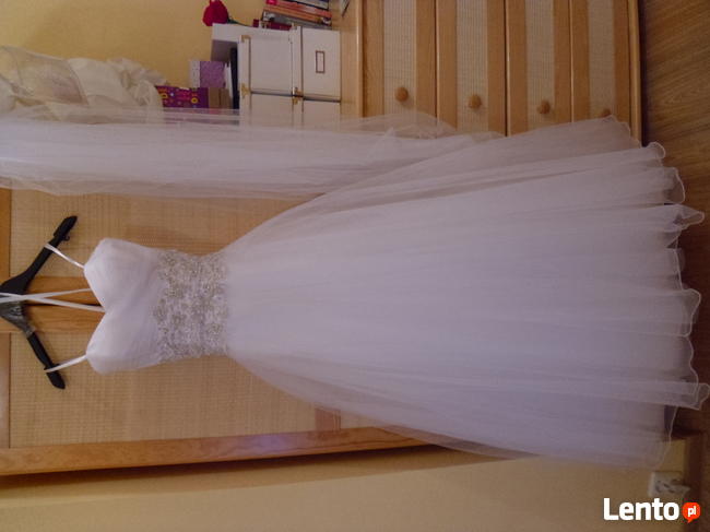 Sprzedam suknię ślubną z kolekcji Lilian West 6303