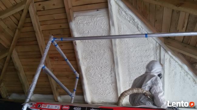 Ocieplanie pianą poliuretanową Bydgoszcz Izolacja natryskowa