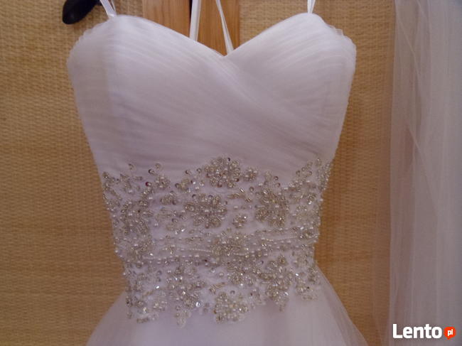 Sprzedam suknię ślubną z kolekcji Lilian West 6303