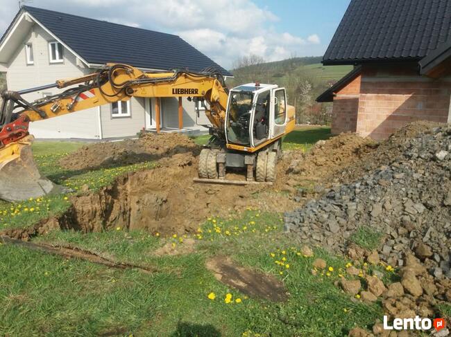 Koparka wyburzenia rozbiórki