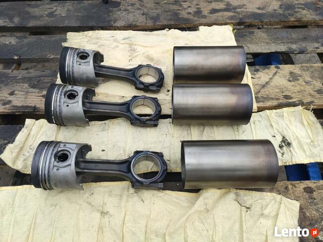 Głowica ,Pompa wtryskowa , tuleja TŁOKA BLOKU KIA K 2500