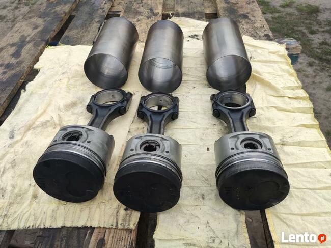 Głowica ,Pompa wtryskowa , tuleja TŁOKA BLOKU KIA K 2500