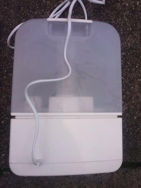 Nawilżacz ultradźwiękowy firmy Raven, 50 zł.