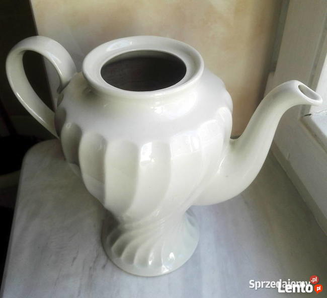 Porcelanowy imbryk bez pokrywki