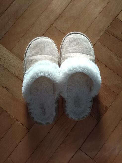 Kapcie damskie używane buty