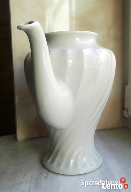 Porcelanowy imbryk bez pokrywki