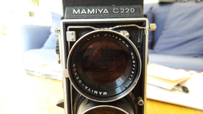 Mamiya C220 z obiektywem Mamiya Sekor 135mm/f4.5