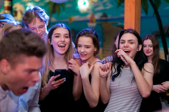 Lokal Na Urodziny z Przestronnym Ogrodem , Panieńskie, Osiem