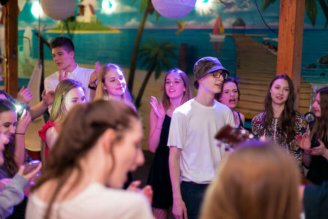 Lokal Na Urodziny z Przestronnym Ogrodem , Panieńskie, Osiem