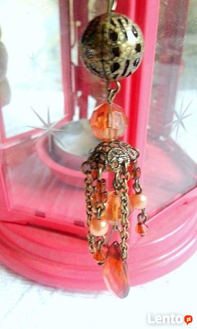 Metalowy, łańcuszkowy wisior z koralikami:)