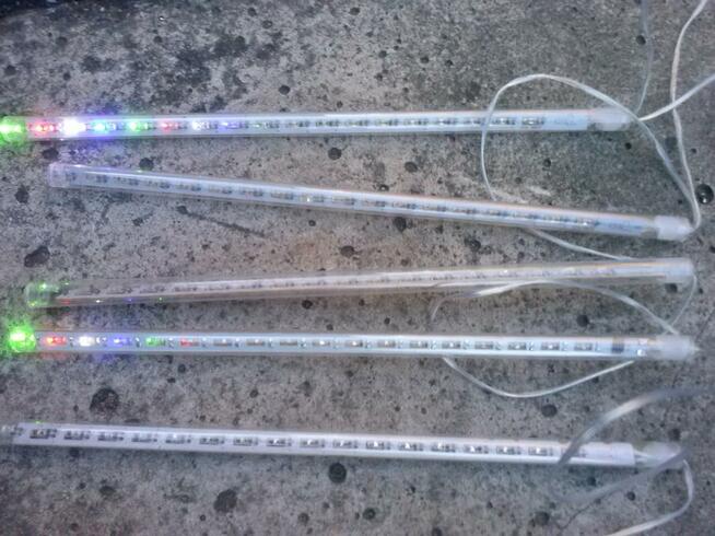 Lampki wiszące sople kolorowe 8 szt. zasilacz, 30 zł.