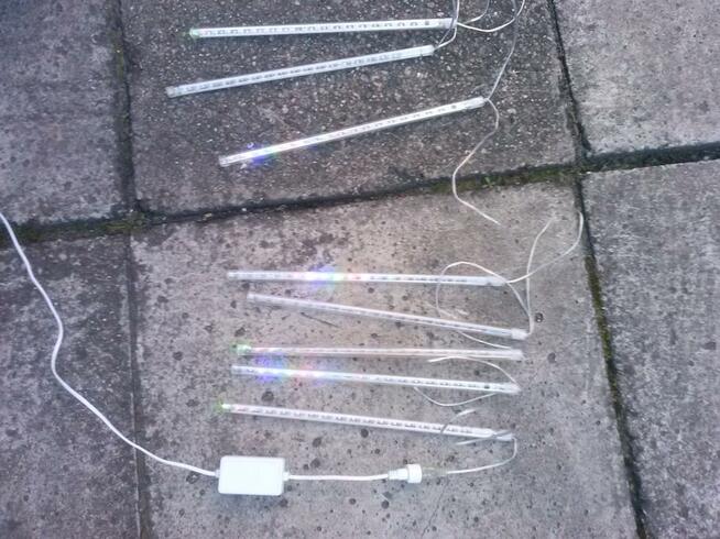 Lampki wiszące sople kolorowe 8 szt. zasilacz, 30 zł.