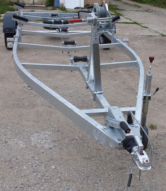 Wynajem wypożyczalnia przyczepy podłodziowej