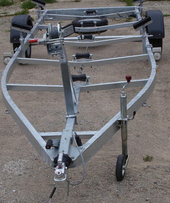 Wynajem wypożyczalnia przyczepy podłodziowej