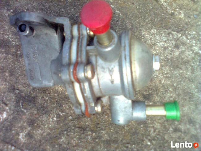 Sprzedam pompę paliwa Fiat 126p.