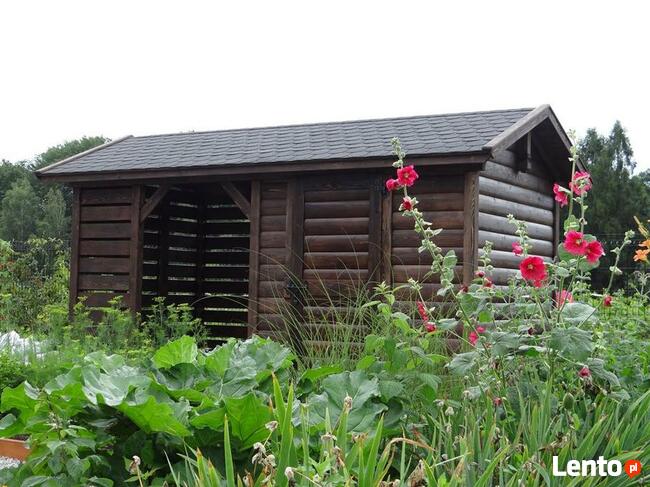 Drewutnia z dwoma pomieszczeniami kryta dachówką