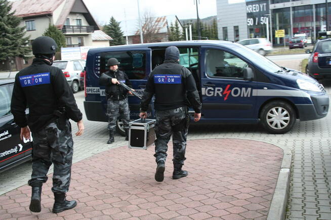 Kwalifikowany pracownik ochrony fizycznej, portier, dozorca