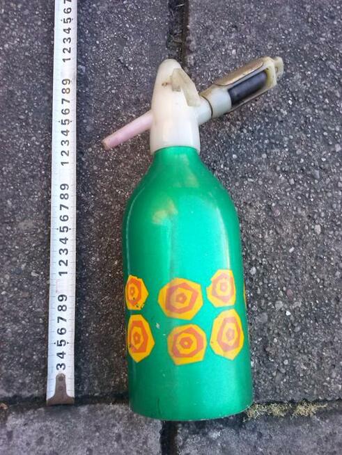 Syfon aluminiowy na naboje CO2 PRL, 25 zł.
