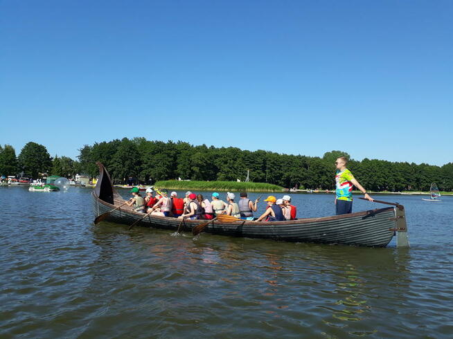 Kameralne kolonie, obozy 2025 nad morzem