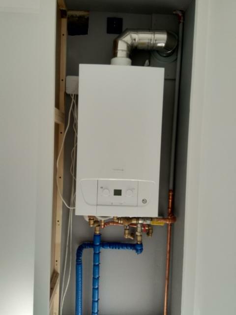 Usługi gazowe i hydrauliczne.